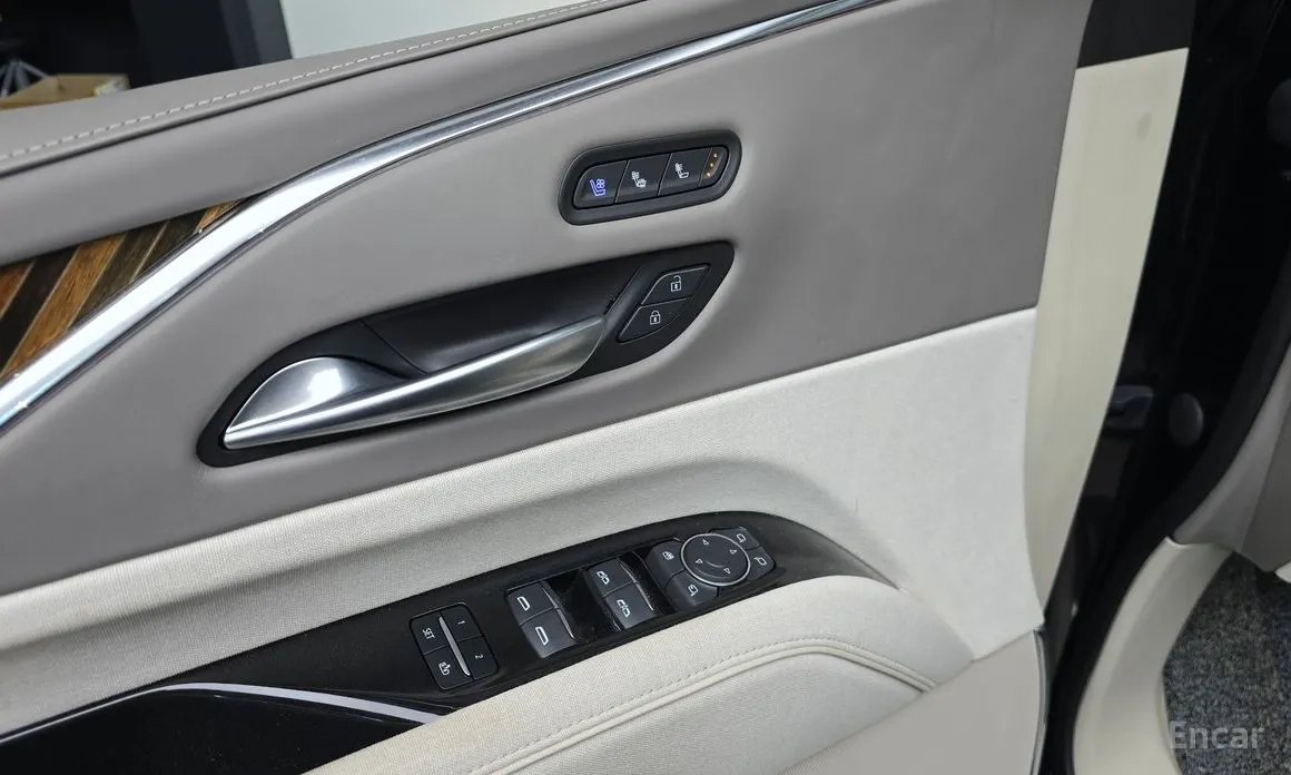 Фото 17 - Cadillac Escalade