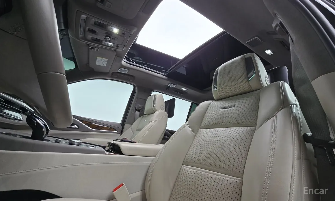 Фото 19 - Cadillac Escalade