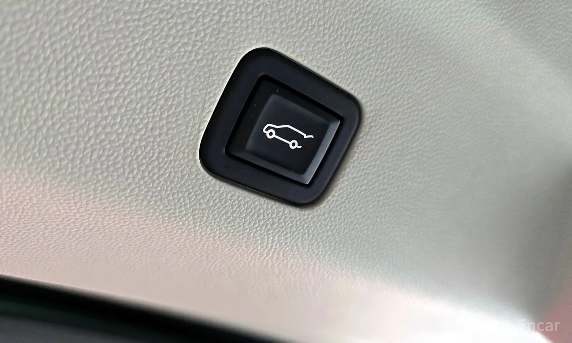 Фото 20 - Cadillac Escalade