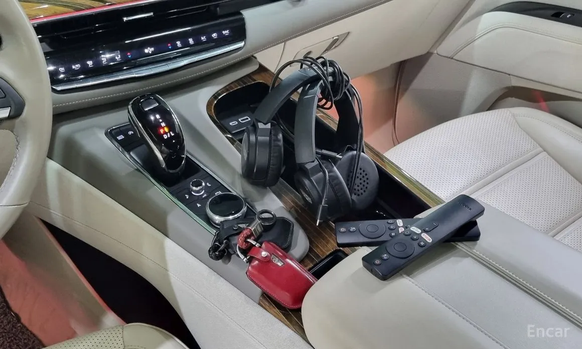 Фото 9 - Cadillac Escalade