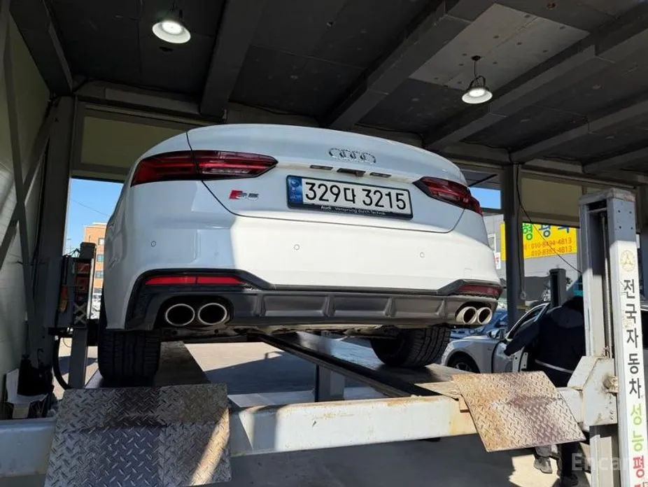 Фото 2 - Audi S5