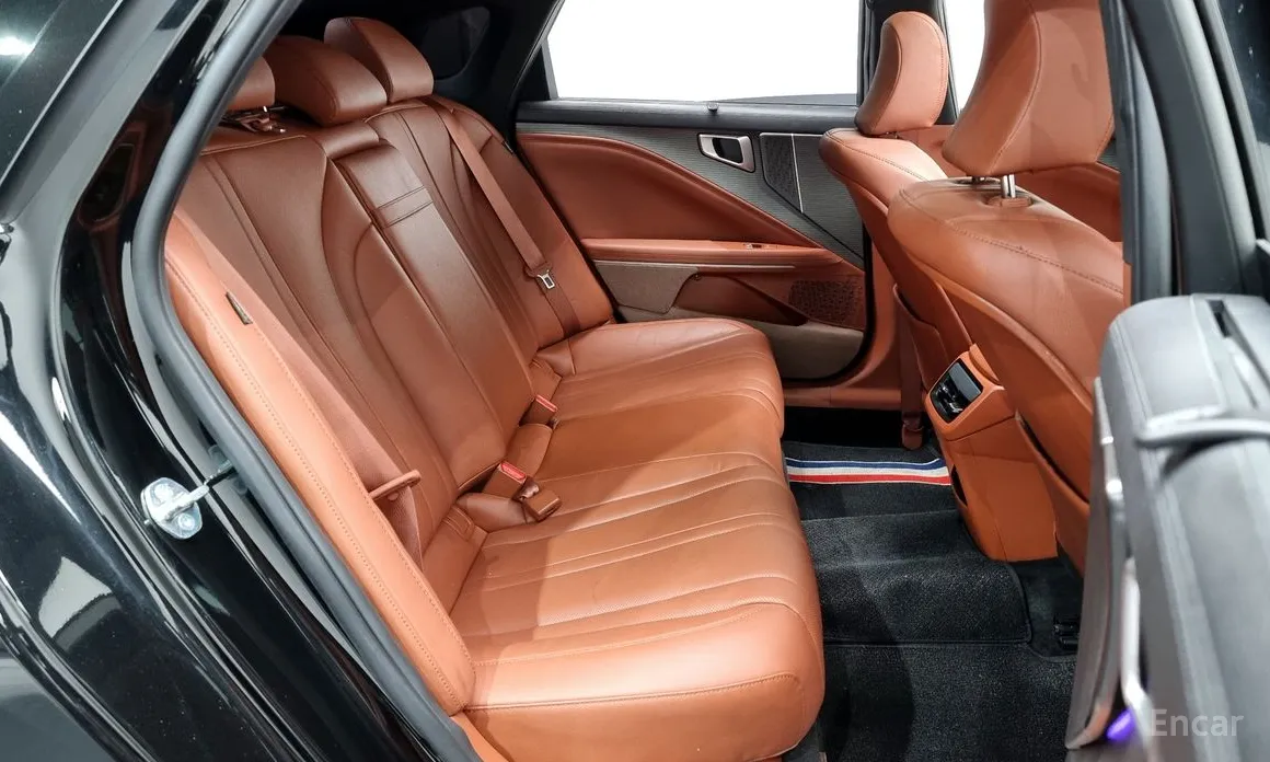 Фото 12 - Kia K8