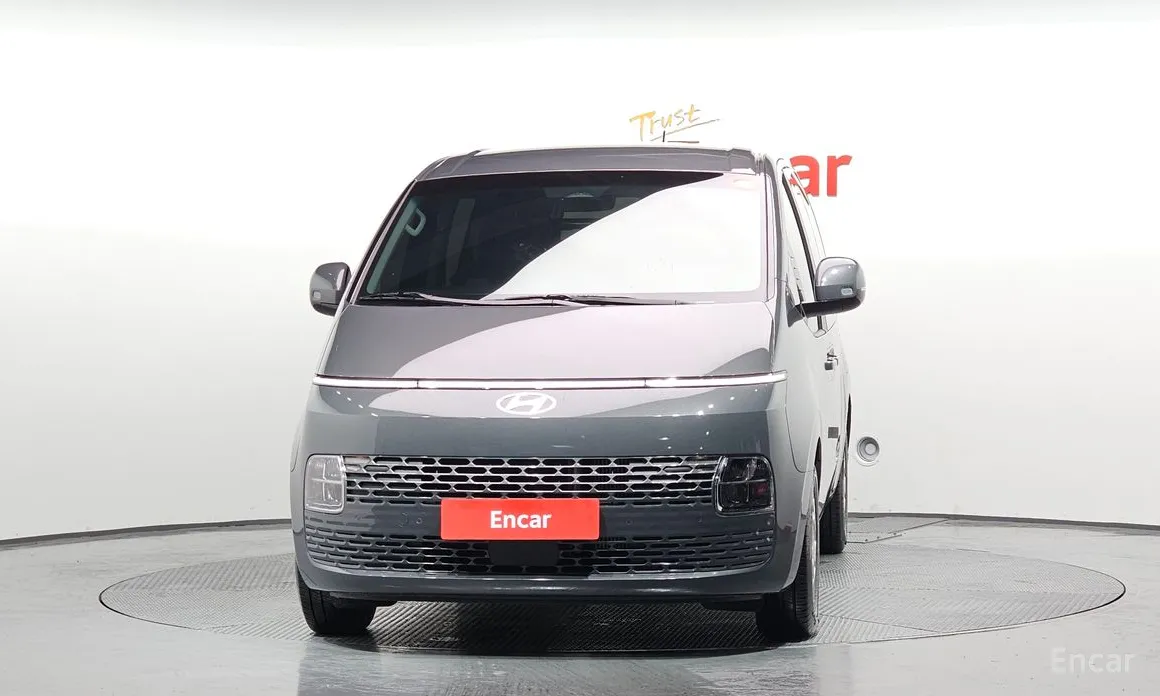 Фото 3 - Hyundai Staria