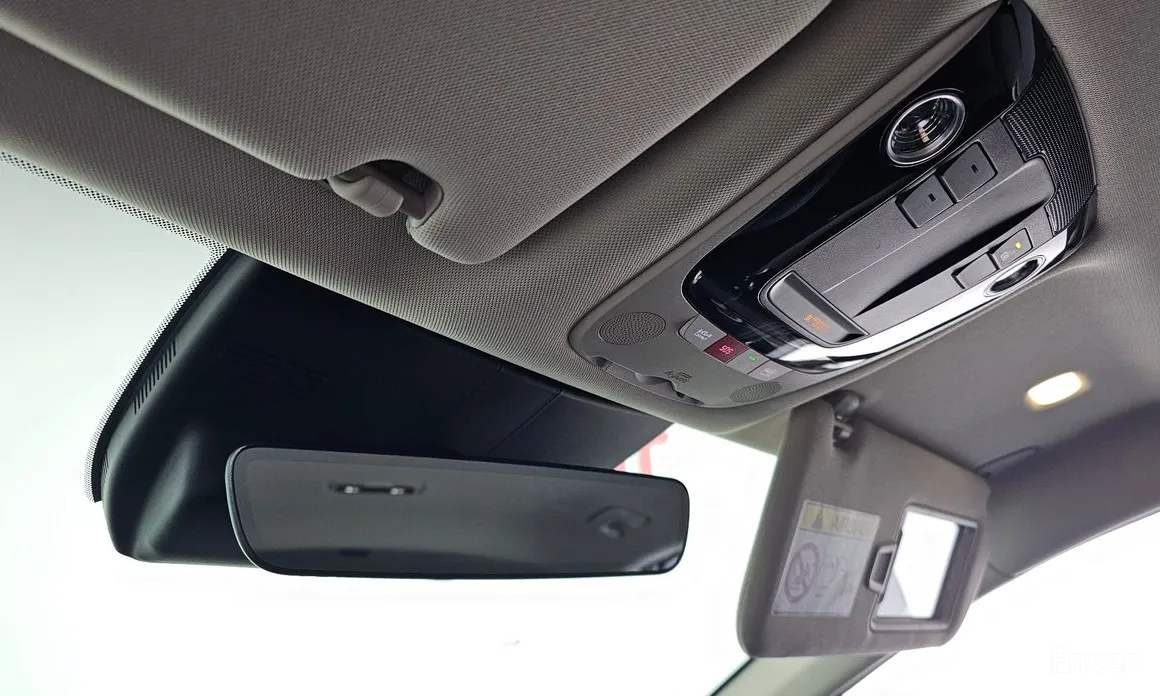 Фото 18 - Kia K5