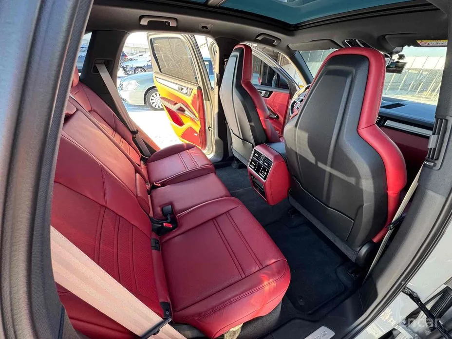 Фото 10 - Porsche Cayenne