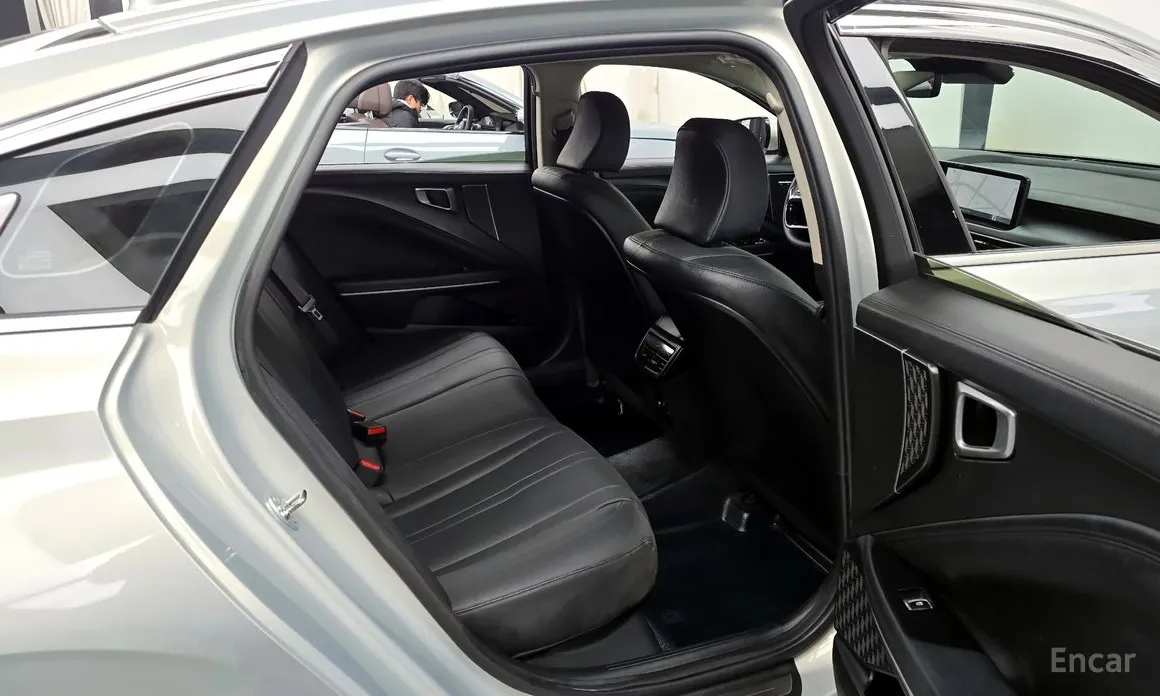 Фото 12 - Kia K8