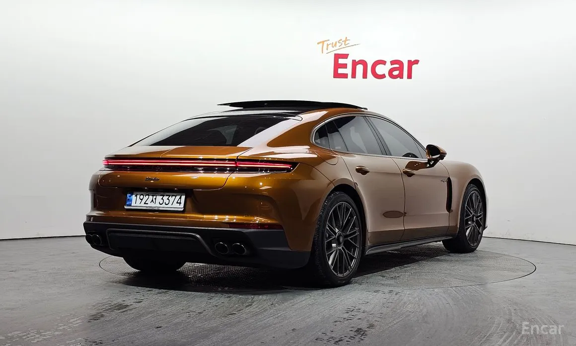 Фото 2 - Porsche Panamera