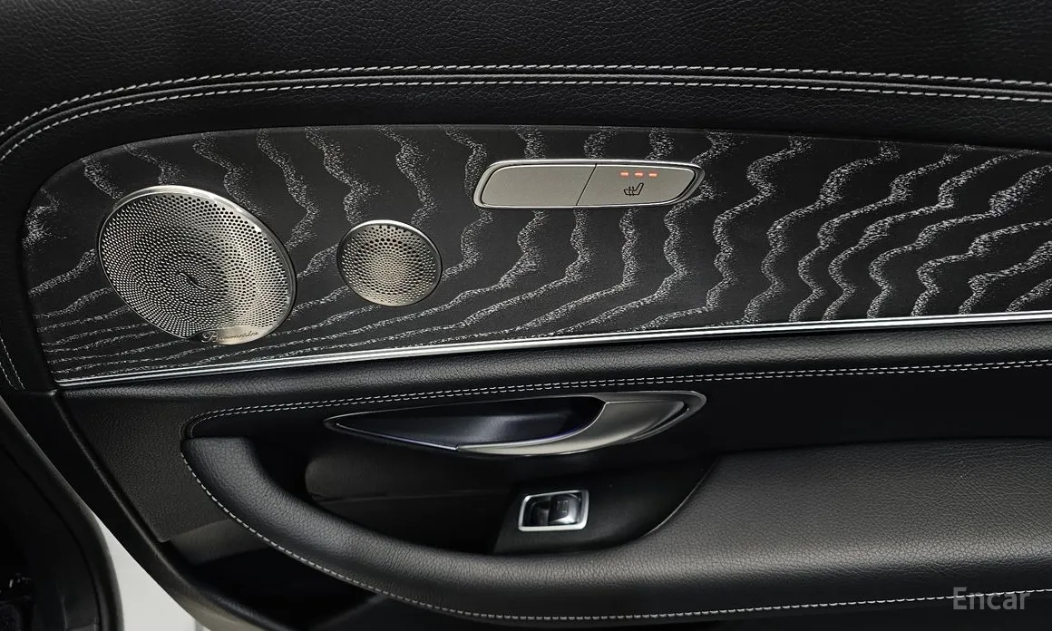 Фото 18 - Mercedes-Benz E-Class