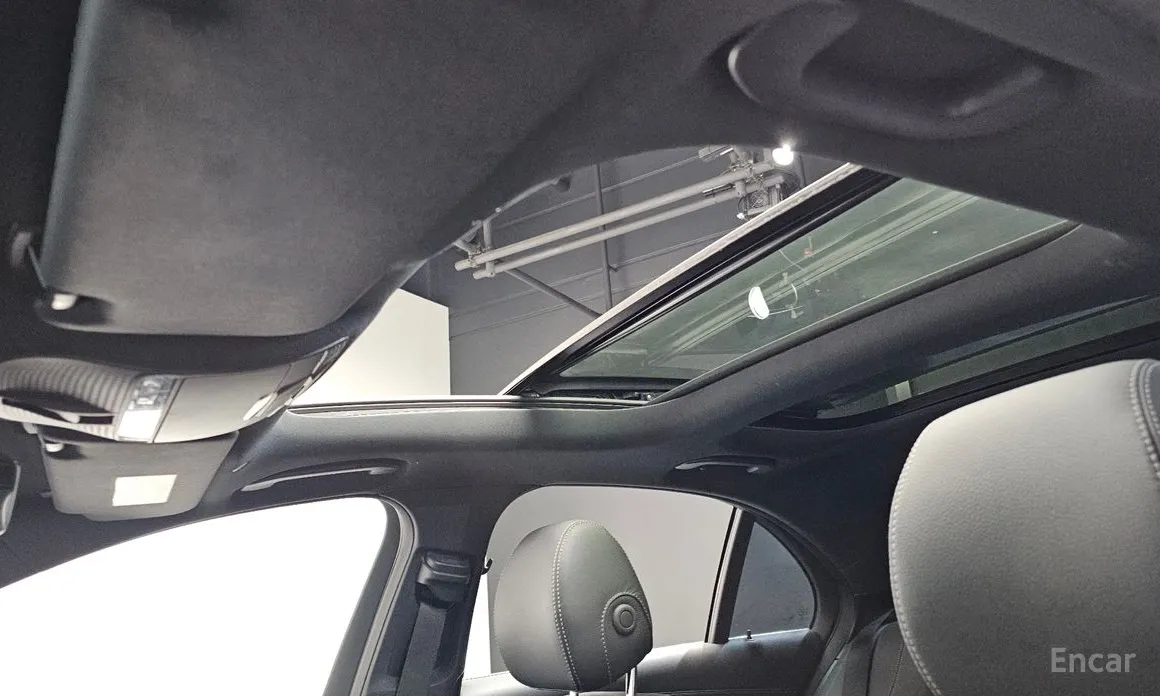 Фото 19 - Mercedes-Benz E-Class