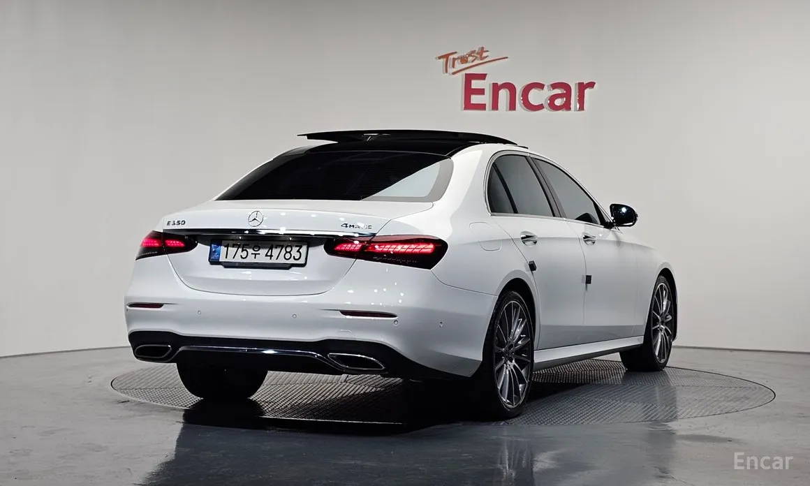 Фото 2 - Mercedes-Benz E-Class