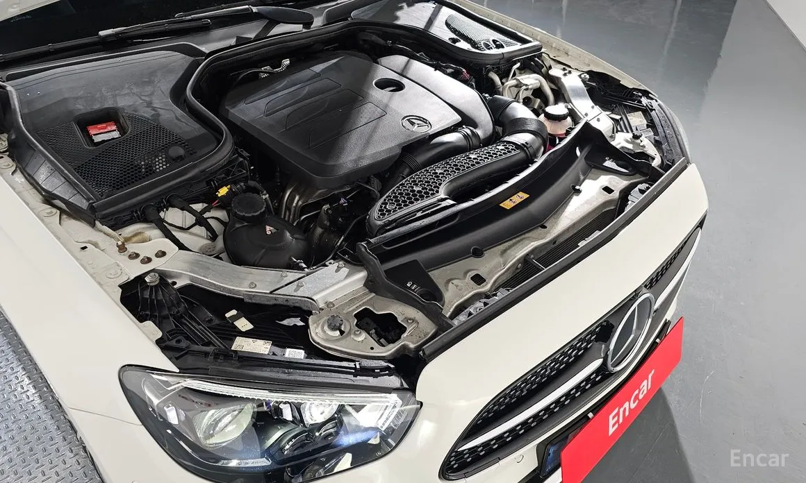 Фото 6 - Mercedes-Benz E-Class