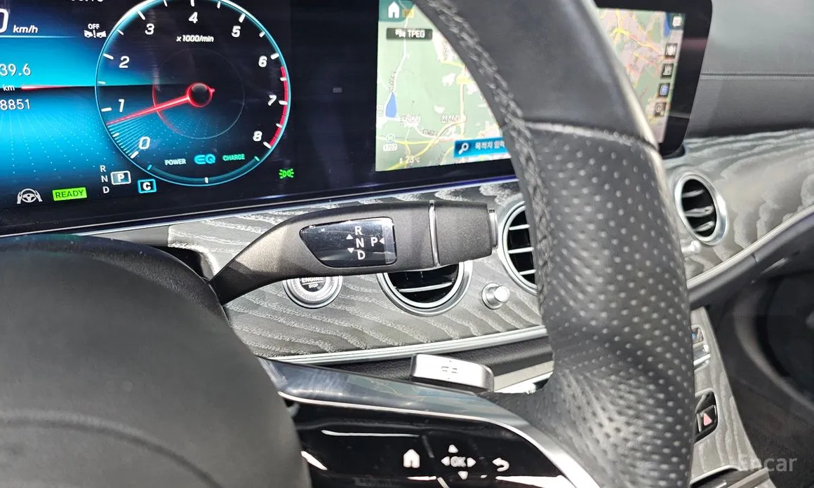 Фото 9 - Mercedes-Benz E-Class