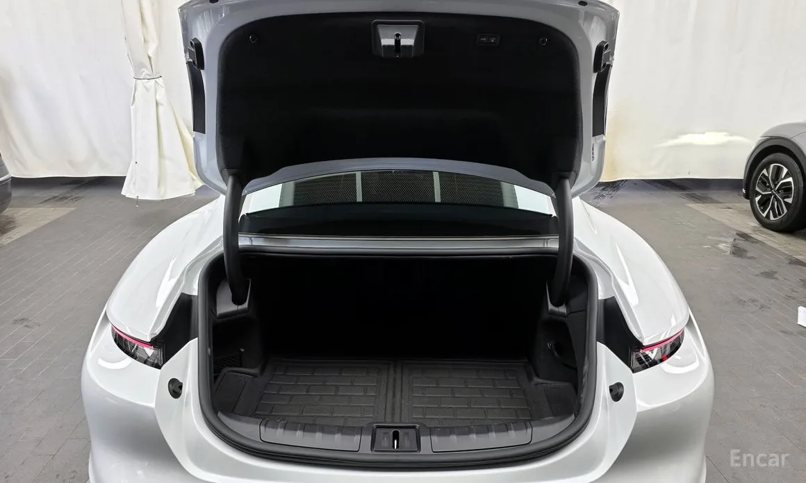 Фото 20 - Porsche Taycan