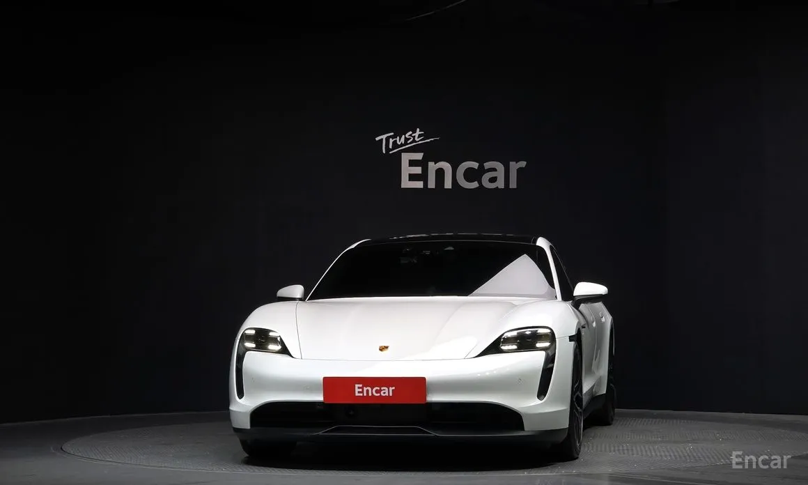 Фото 3 - Porsche Taycan