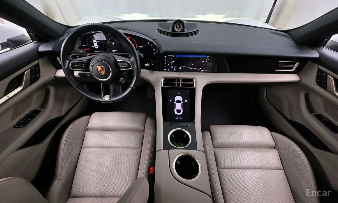 Фото 7 - Porsche Taycan