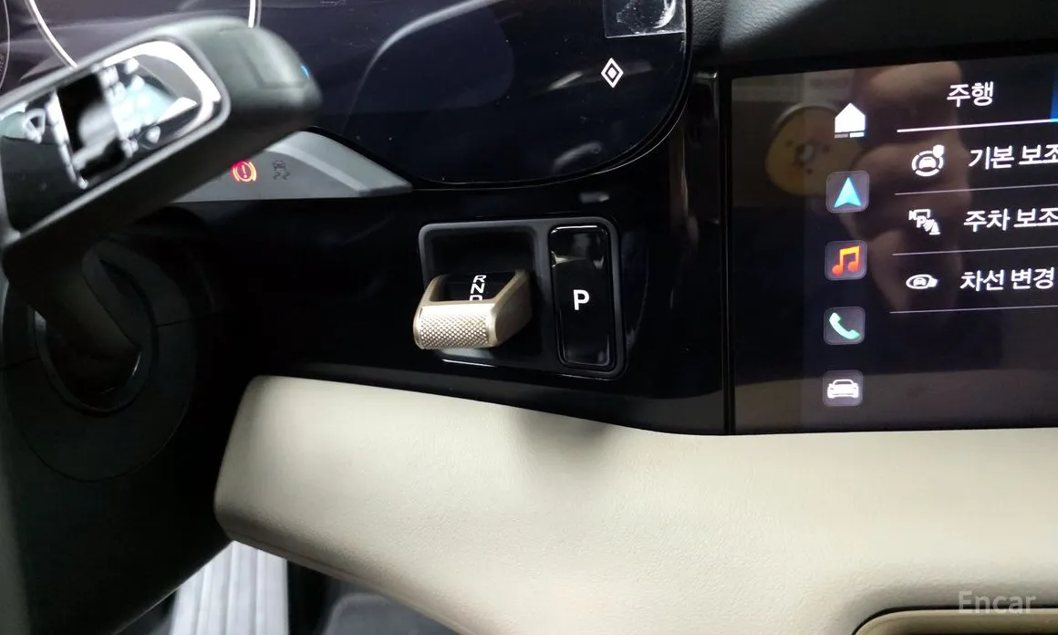 Фото 9 - Porsche Taycan