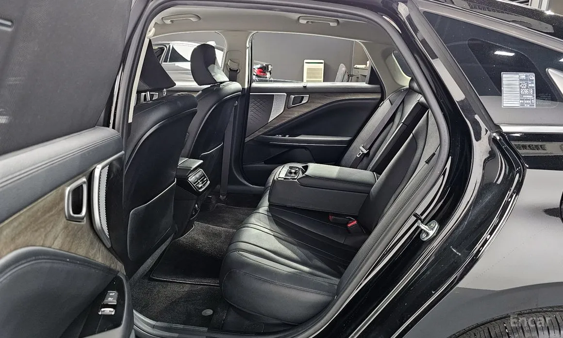 Фото 12 - Kia K8