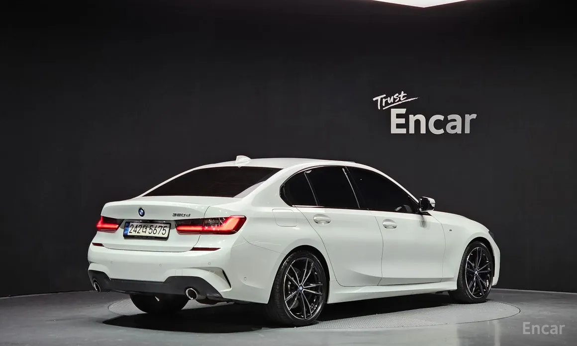 Фото 2 - BMW 3 Series