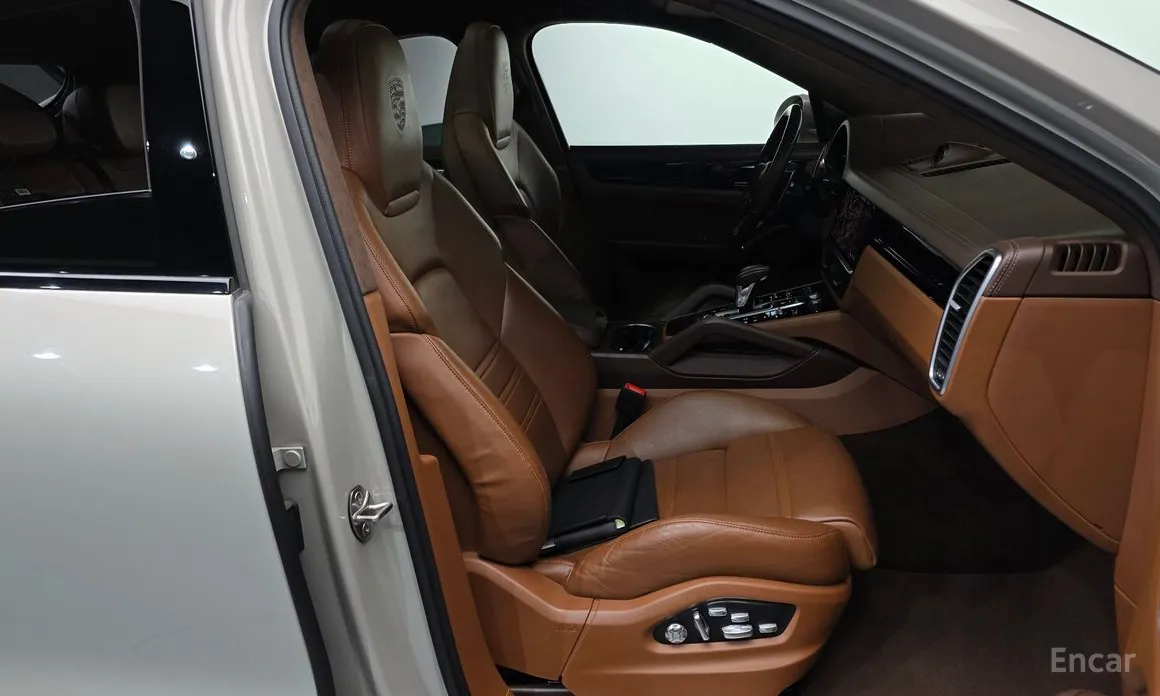 Фото 11 - Porsche Cayenne