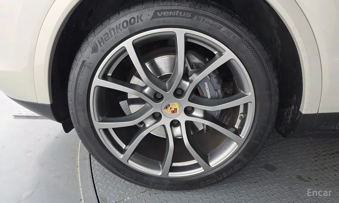 Фото 5 - Porsche Cayenne