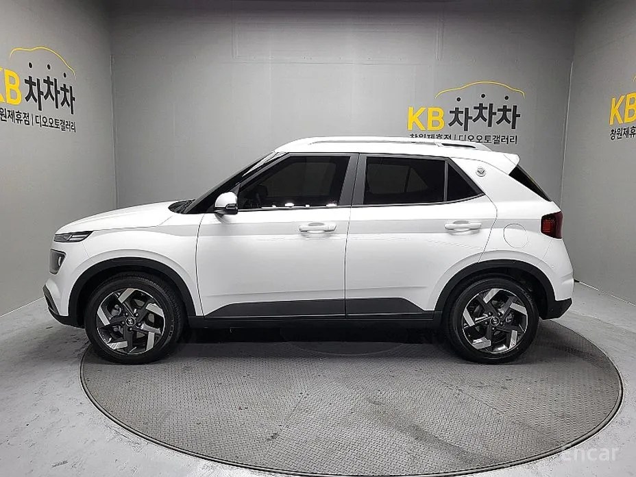 Фото 2 - Hyundai Venue