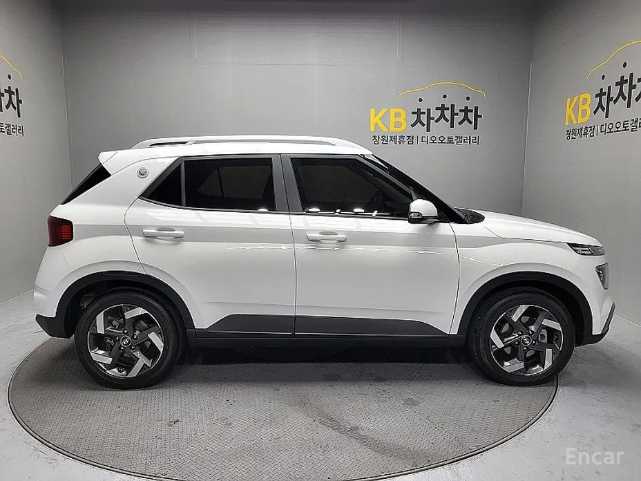 Фото 3 - Hyundai Venue