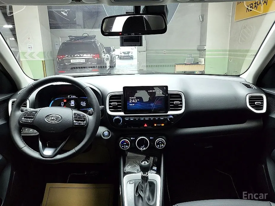 Фото 8 - Hyundai Venue