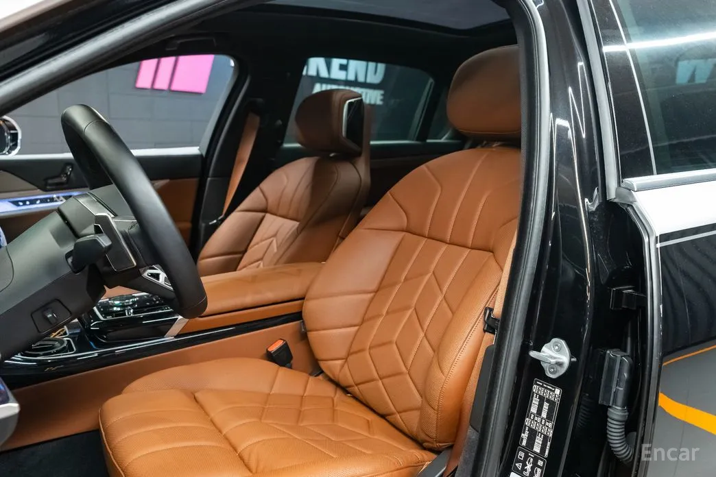 Фото 6 - BMW 7 Series