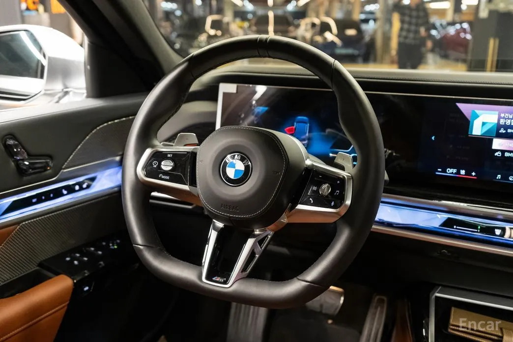 Фото 8 - BMW 7 Series