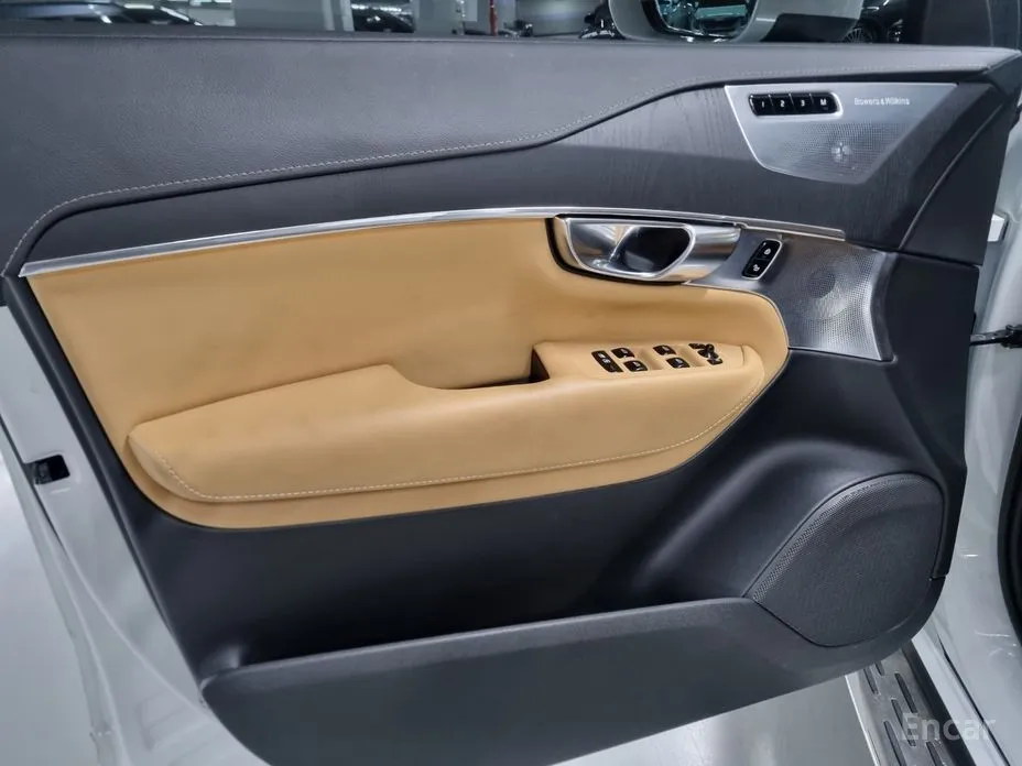 Фото 11 - Volvo XC90