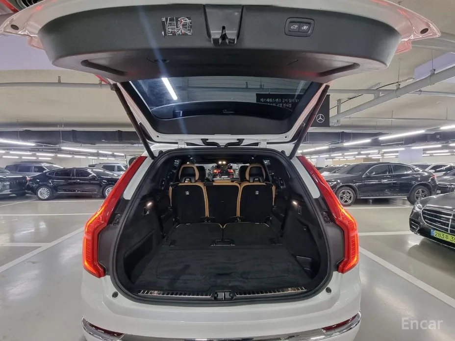 Фото 20 - Volvo XC90