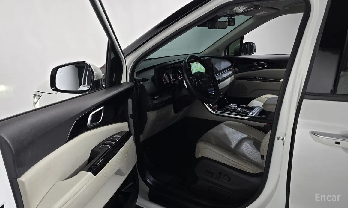 Фото 10 - Kia Carnival