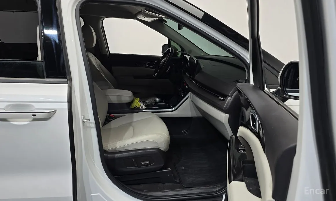 Фото 11 - Kia Carnival