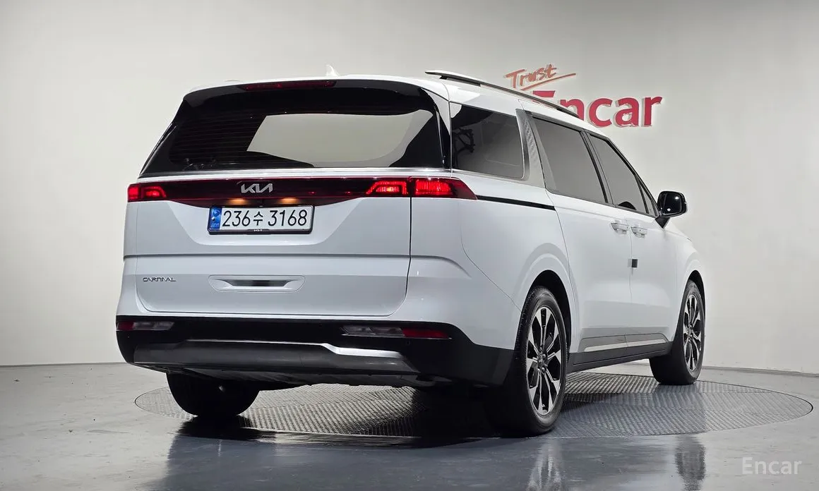 Фото 2 - Kia Carnival