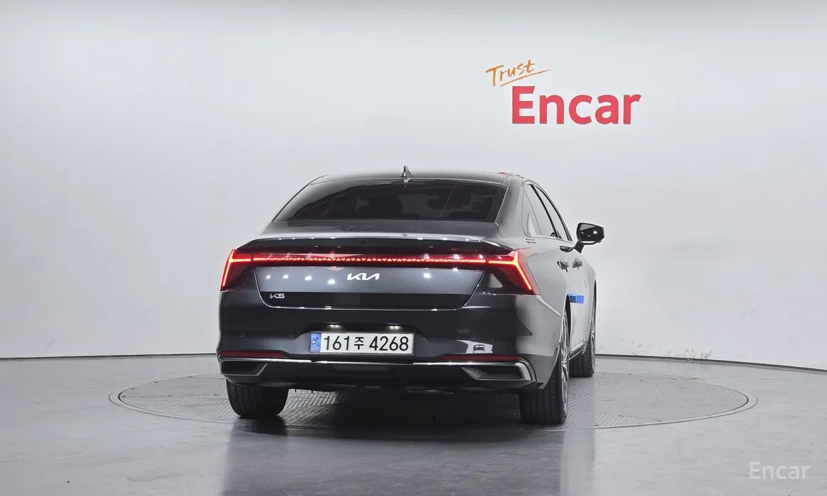 Photo 4 - Kia K8