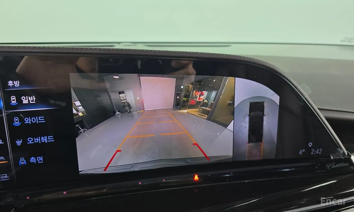 Фото 15 - Cadillac Escalade