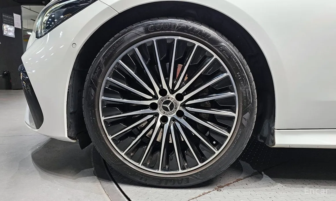 Photo 5 - Mercedes-Benz CLE-Class