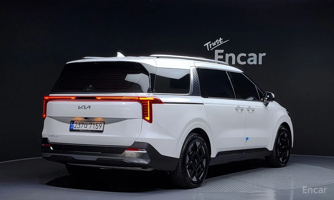 Zdjęcie 2 - Kia Carnival