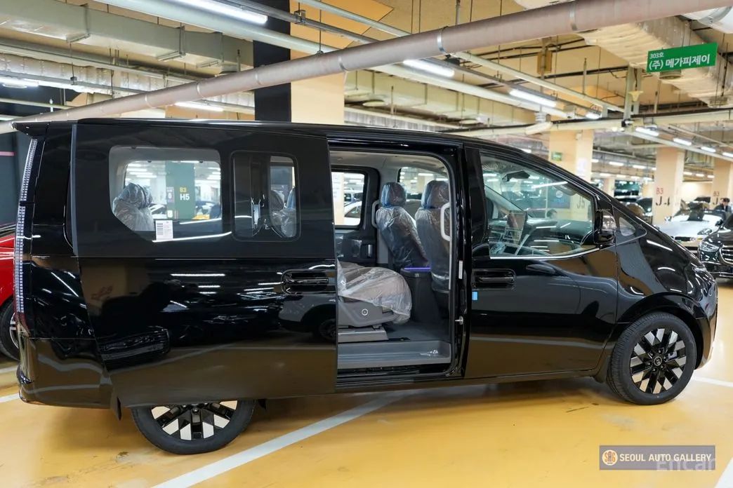 Фото 4 - Hyundai Staria