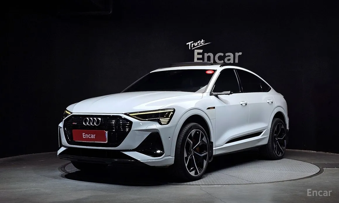 Фото 1 - Audi e-tron