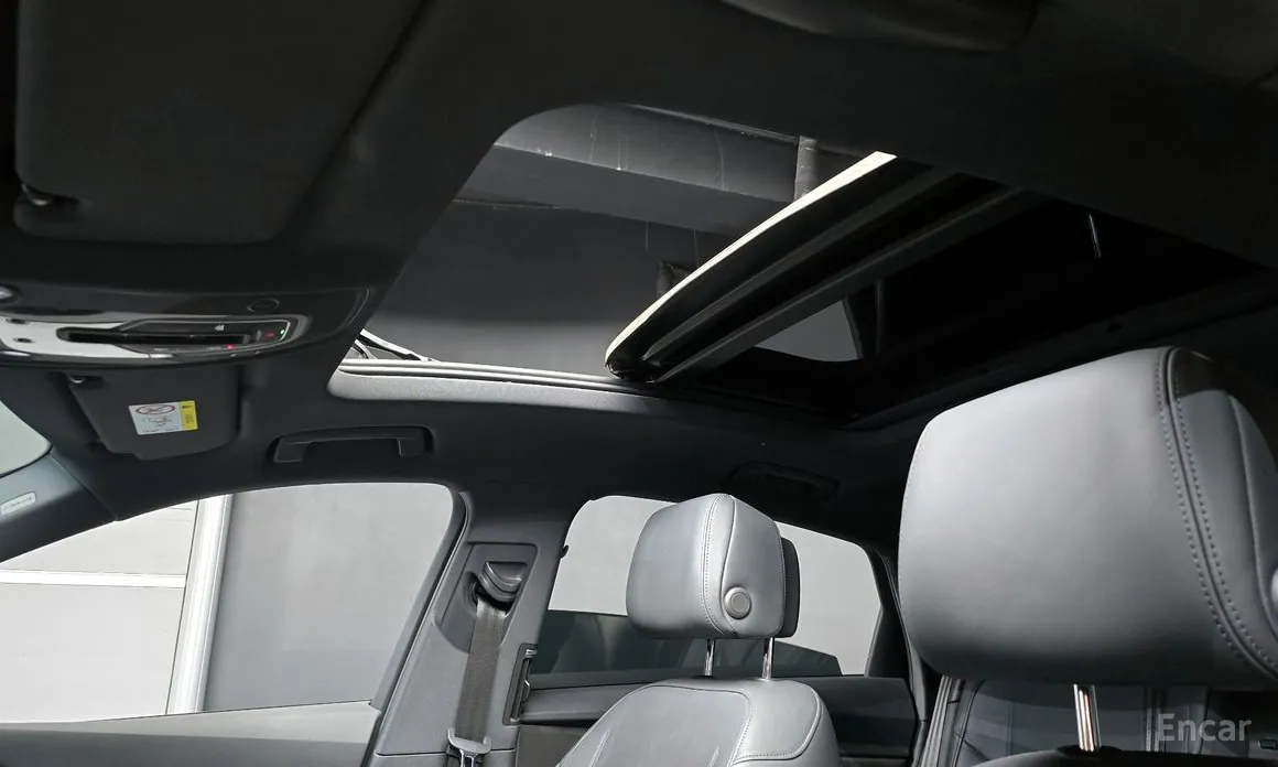 Фото 18 - Audi e-tron