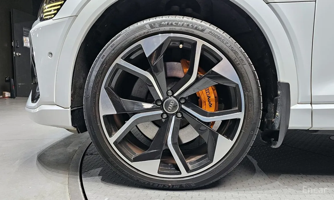 Фото 5 - Audi e-tron