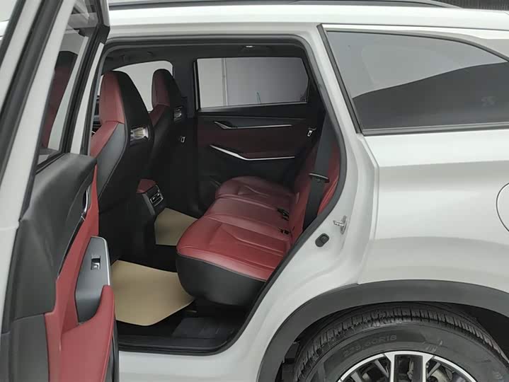 Фото 11 - Changan CS75 Plus