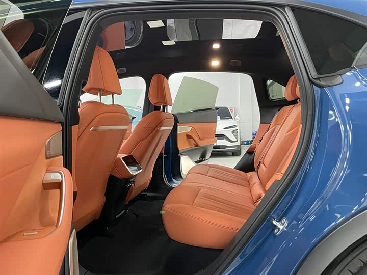 Фото 11 - Nio Onvo L60