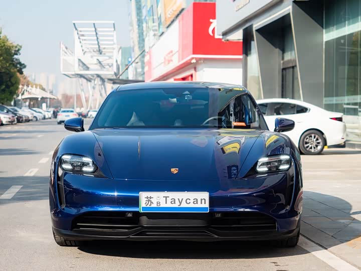 Фото 2 - Porsche Taycan