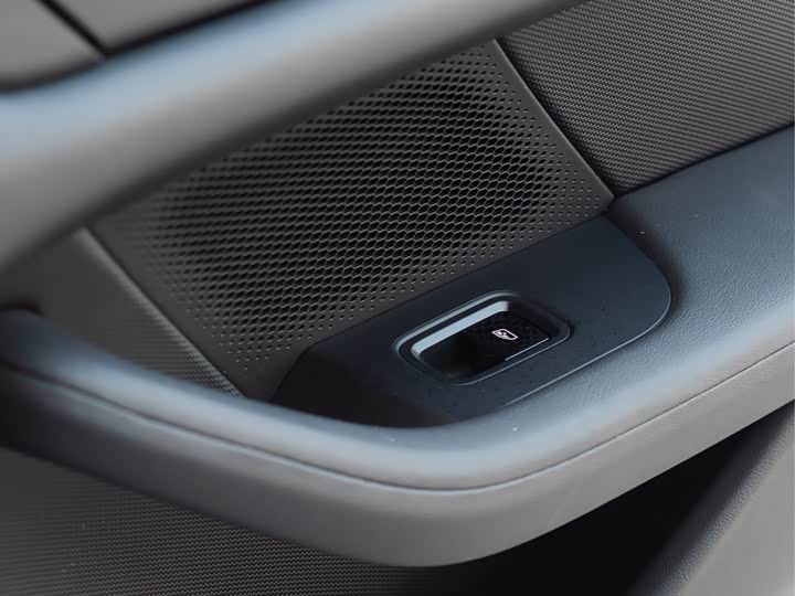 Фото 20 - Porsche Taycan