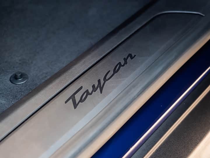 Фото 22 - Porsche Taycan