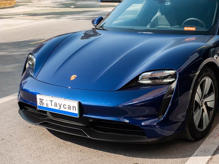 Фото 3 - Porsche Taycan