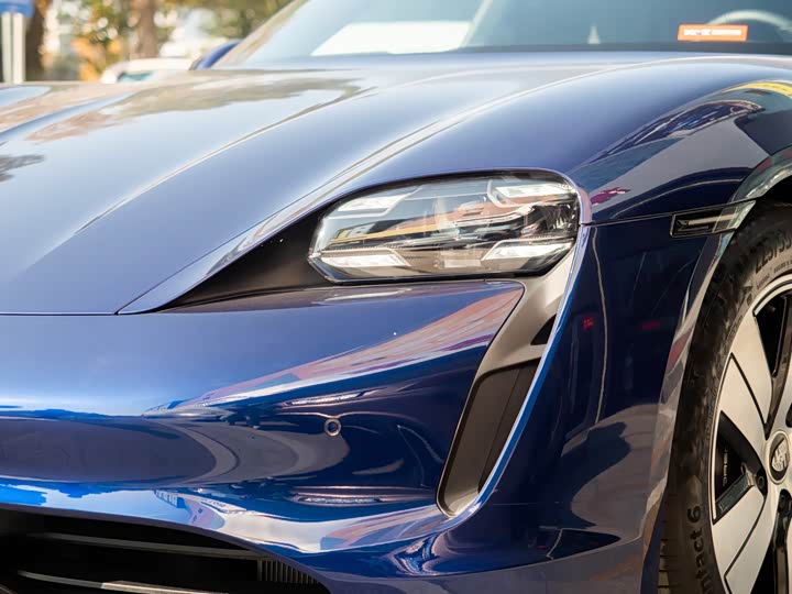 Фото 4 - Porsche Taycan