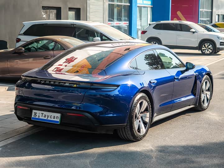Фото 6 - Porsche Taycan